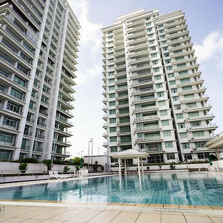 Bay Resort By Evernent Miri Exterior foto